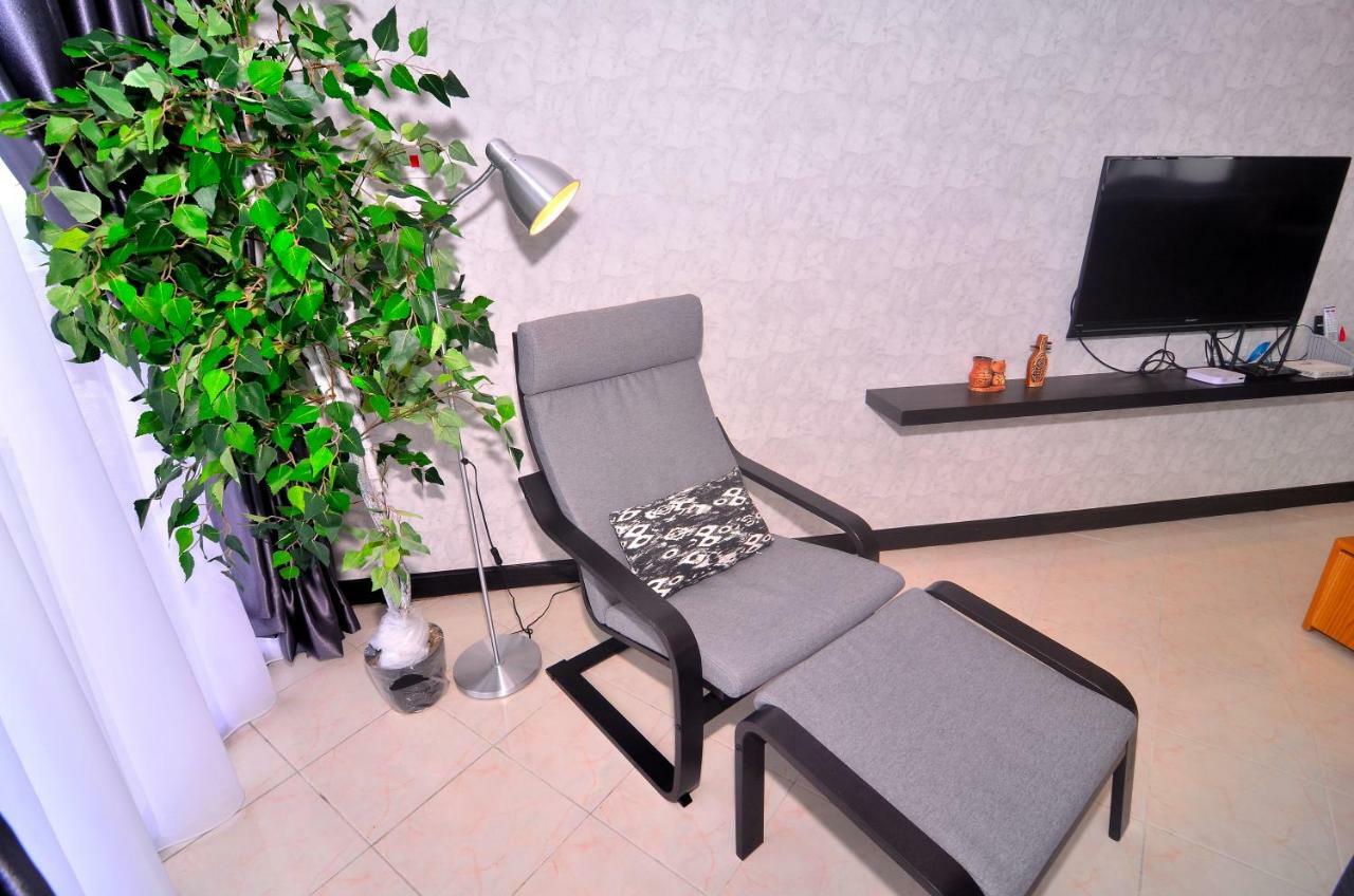 New Riverbank Suites - Waterfront Kuching City Екстер'єр фото