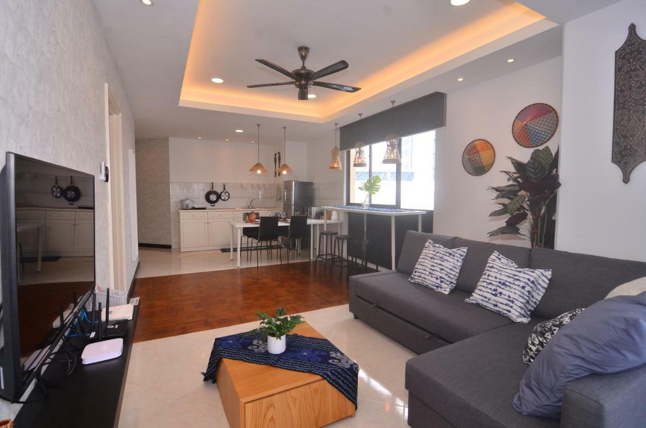 New Riverbank Suites - Waterfront Kuching City Екстер'єр фото